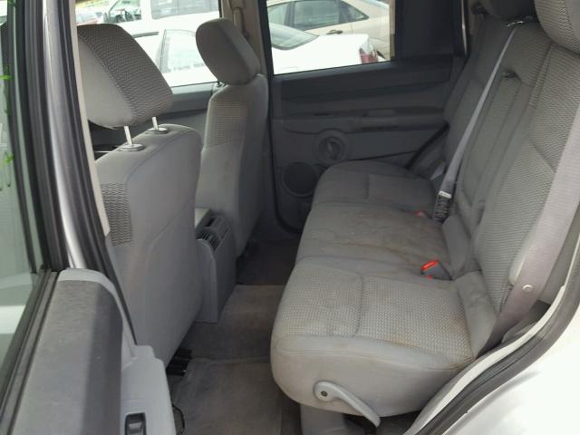 1J8HG48K26C346322 - 2006 JEEP COMMANDER SILVER photo 6