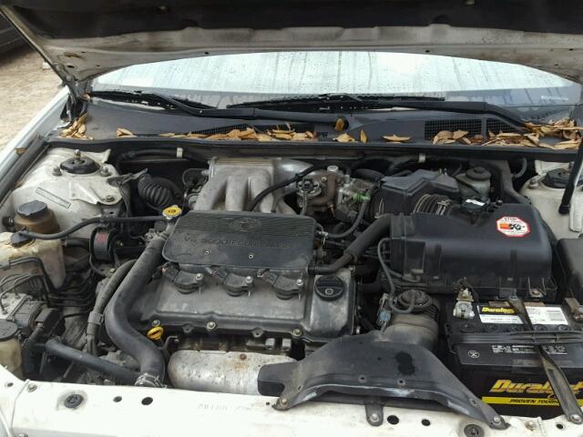 4T1BF32K22U005814 - 2002 TOYOTA CAMRY WHITE photo 7