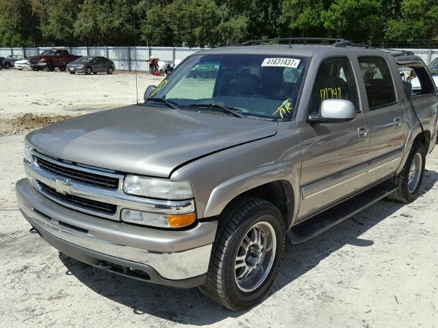 1GNFK16Z92J193141 - 2002 CHEVROLET SUBURBAN GOLD photo 2