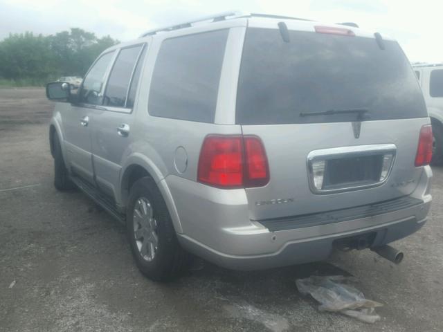 5LMFU28R33LJ30010 - 2003 LINCOLN NAVIGATOR ვერცხლისფერი ფოტო 3