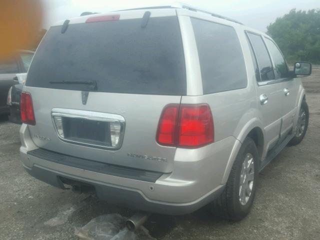 5LMFU28R33LJ30010 - 2003 LINCOLN NAVIGATOR ვერცხლისფერი ფოტო 4