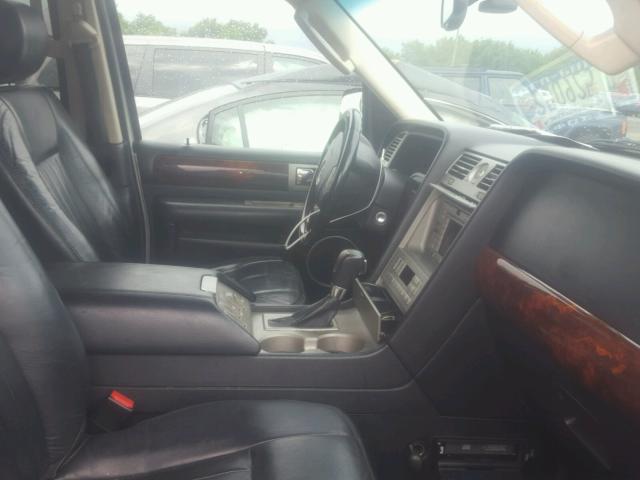 5LMFU28R33LJ30010 - 2003 LINCOLN NAVIGATOR ვერცხლისფერი ფოტო 5