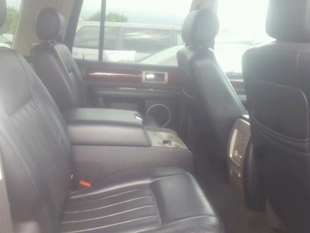 5LMFU28R33LJ30010 - 2003 LINCOLN NAVIGATOR ვერცხლისფერი ფოტო 6