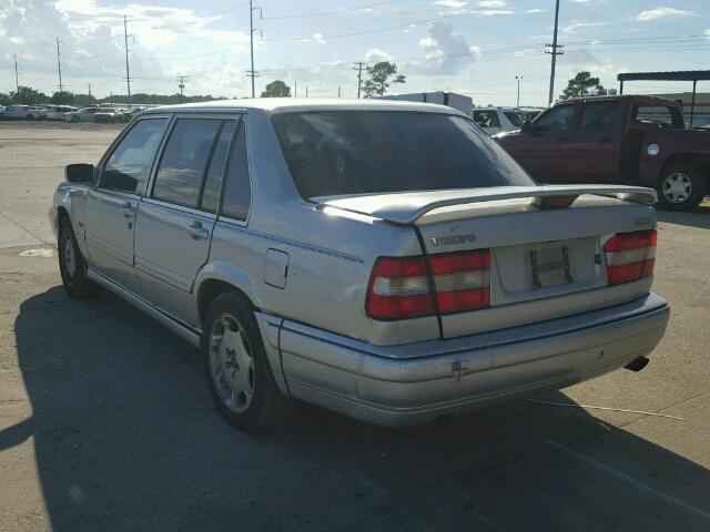 YV1KS960XW1132498 - 1998 VOLVO S90 SILVER photo 3