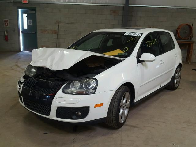 WVWGV71KX7W192267 - 2007 VOLKSWAGEN NEW GTI WHITE photo 2