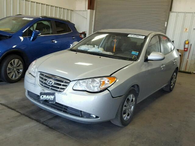 KMHDU4AD1AU140966 - 2010 HYUNDAI ELANTRA BL SILVER photo 2