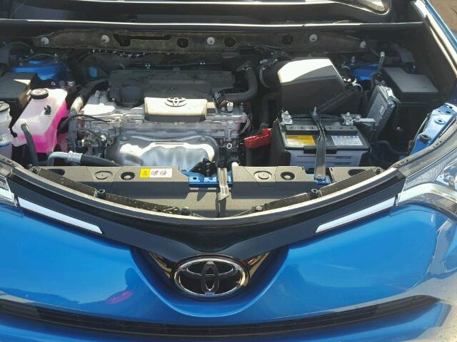 JTMZFREV2HJ122783 - 2017 TOYOTA RAV4 BLUE photo 7