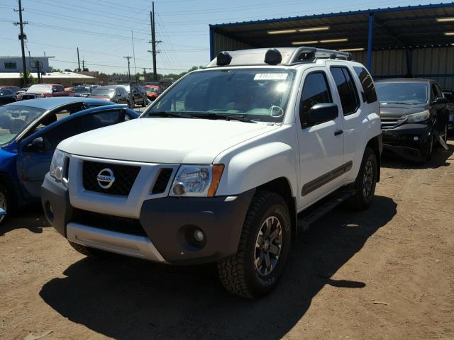 5N1AN0NW6FN665494 - 2015 NISSAN XTERRA X WHITE photo 2