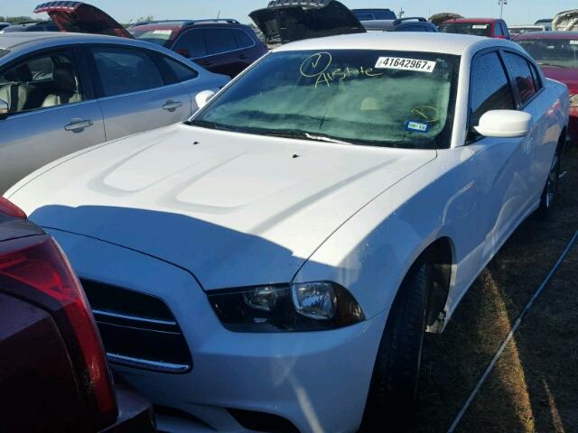 2B3CL3CG0BH544125 - 2011 DODGE CHARGER WHITE photo 2