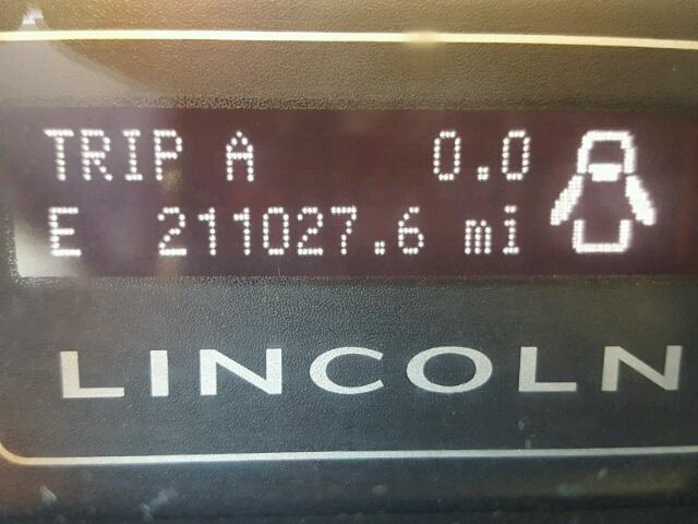 5LMFU27539EJ02199 - 2009 LINCOLN NAVIGATOR Weiß Foto 8