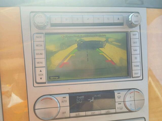 5LMFU27539EJ02199 - 2009 LINCOLN NAVIGATOR Weiß Foto 9