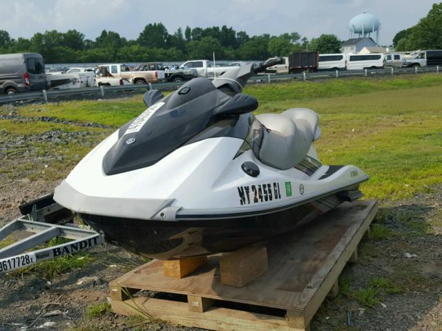 USYAMA1791C010 - 2010 YAMAHA MARINE LOT WHITE photo 2