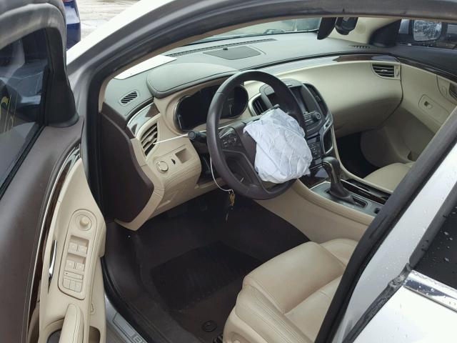 1G4GB5G38EF101230 - 2014 BUICK LACROSSE SILVER photo 9