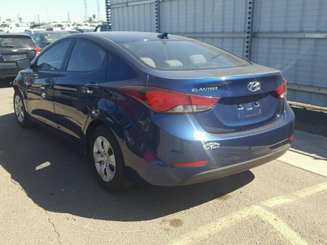 5NPDH4AE5GH675545 - 2016 HYUNDAI ELANTRA SE BLUE photo 3