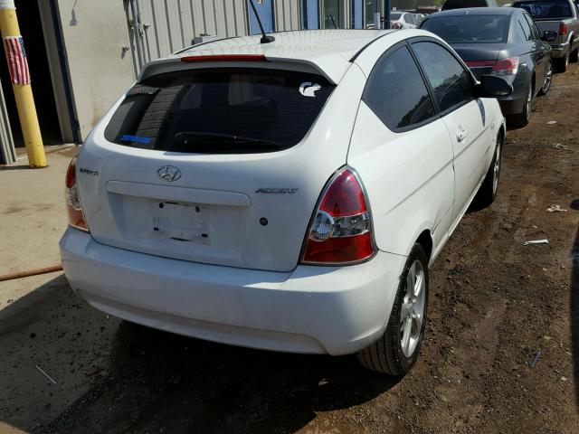 KMHCN3AC7AU168863 - 2010 HYUNDAI ACCENT SE WHITE photo 4