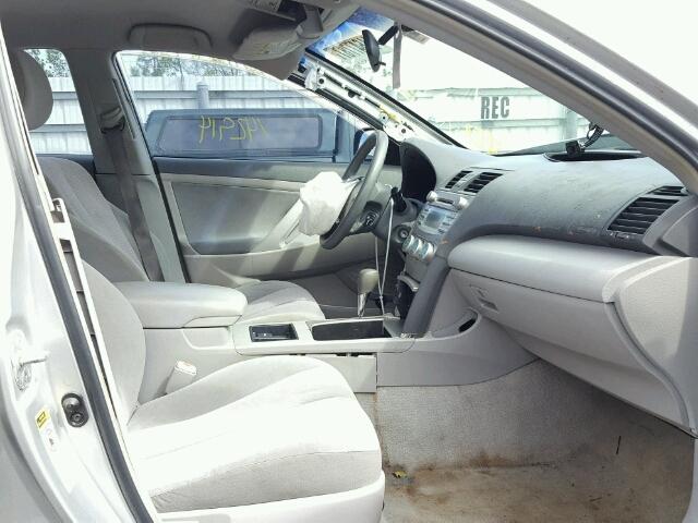 4T1BE46K89U265650 - 2009 TOYOTA CAMRY BASE SILVER photo 5