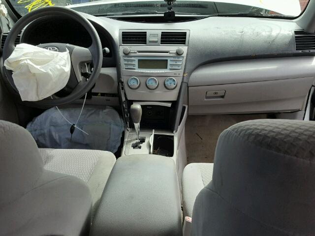 4T1BE46K89U265650 - 2009 TOYOTA CAMRY BASE SILVER photo 9