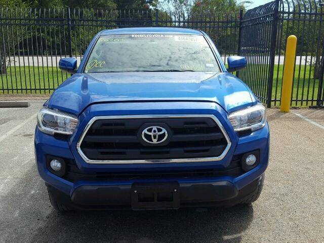 5TFBZ5DNXHX002651 - 2017 TOYOTA TACOMA DOU BLUE photo 9