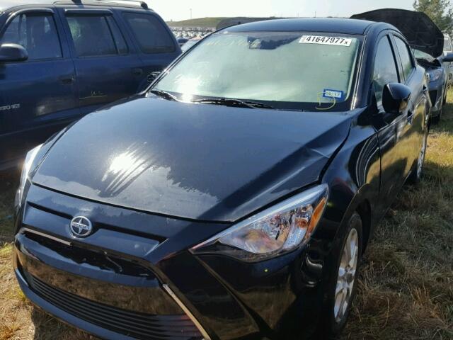 3MYDLBZV9GY105219 - 2016 TOYOTA SCION IA BLACK photo 2