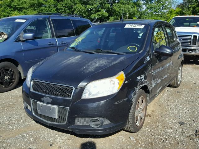 KL1TD66E09B395443 - 2009 CHEVROLET AVEO LS BLACK photo 2