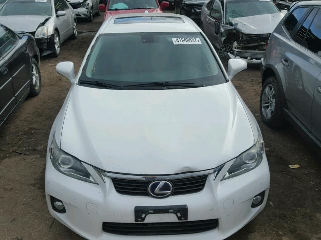 JTHKD5BH0D2133072 - 2013 LEXUS CT WHITE photo 9