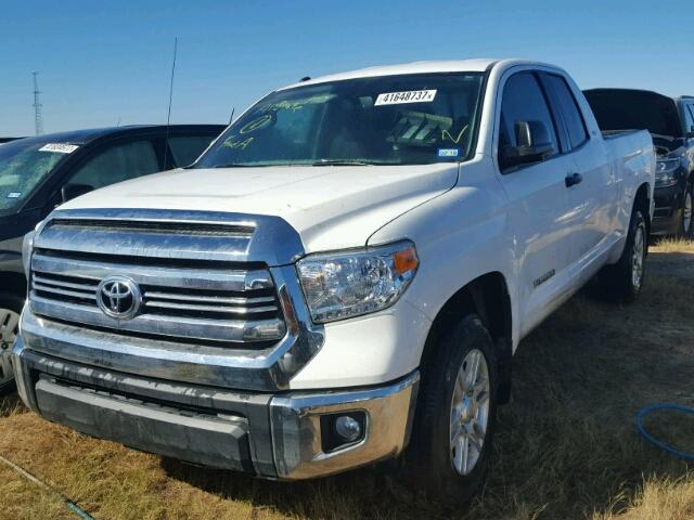 5TFRM5F12GX101311 - 2016 TOYOTA TUNDRA WHITE photo 2