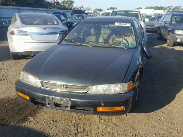 1HGCE6676TA016144 - 1996 HONDA ACCORD GREEN photo 2