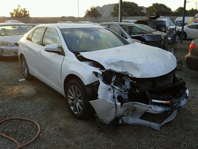 4T1BF1FK2HU407145 - 2017 TOYOTA CAMRY LE თეთრი ფოტო 1