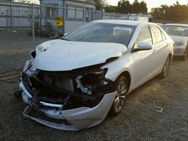 4T1BF1FK2HU407145 - 2017 TOYOTA CAMRY LE თეთრი ფოტო 2