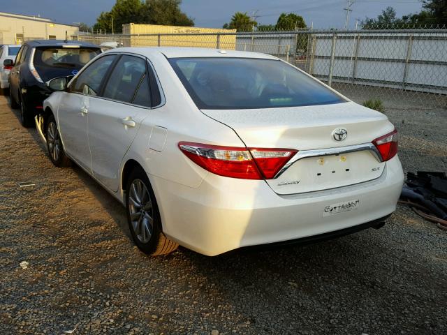 4T1BF1FK2HU407145 - 2017 TOYOTA CAMRY LE თეთრი ფოტო 3