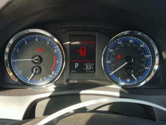 5YFBURHE9HP689961 - 2017 TOYOTA COROLLA WHITE photo 8