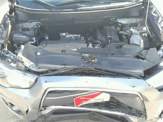 4A4AP3AU5FE051940 - 2015 MITSUBISHI OUTLANDER GRAY photo 7