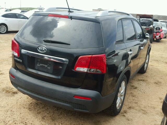 5XYKT4A25BG140744 - 2011 KIA SORENTO BA BLACK photo 4