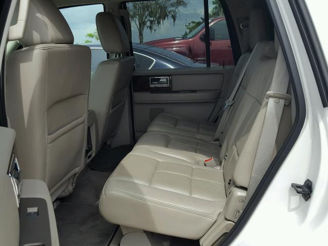 5LMJJ2J56DEL02272 - 2013 LINCOLN NAVIGATOR Weiß Foto 6