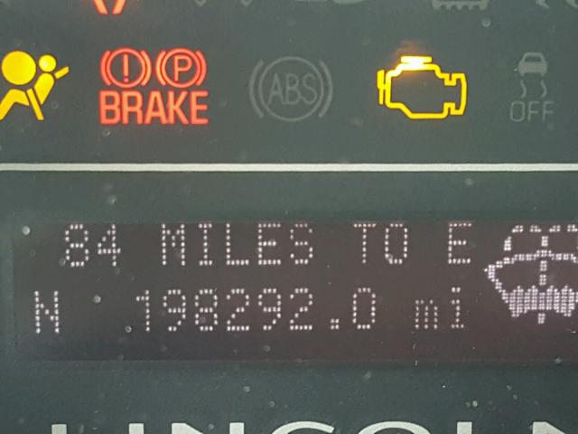 5LMJJ2J56DEL02272 - 2013 LINCOLN NAVIGATOR Weiß Foto 8