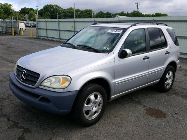 4JGAB57E34A507466 - 2004 MERCEDES-BENZ ML 350 SILVER photo 2