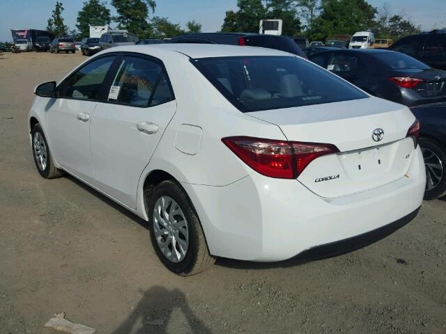 5YFBURHE8HP714994 - 2017 TOYOTA COROLLA WHITE photo 3