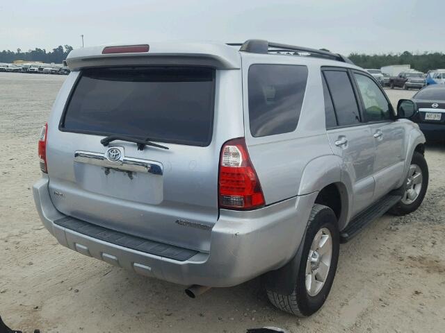 JTEZU14R18K017962 - 2008 TOYOTA 4RUNNER SR SILVER photo 4