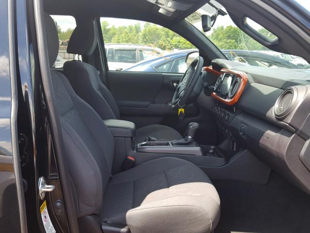 3TMCZ5AN4HM111752 - 2017 TOYOTA TACOMA DOU Қара фото 5