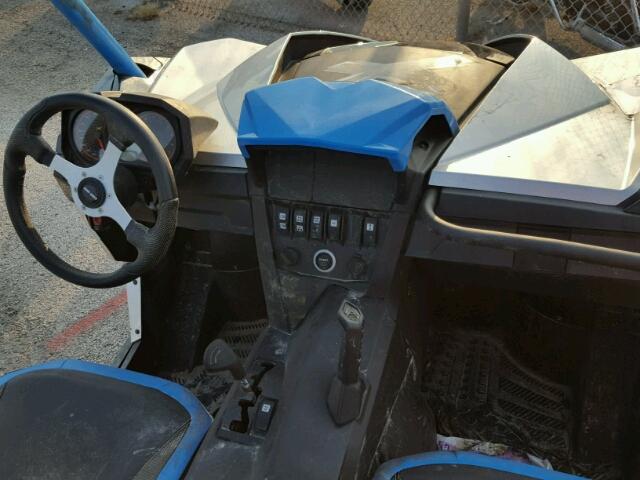 3JBPWAP28GJ000589 - 2016 CAN-AM MAVERICK 1 BLUE photo 10