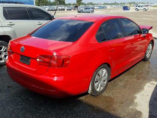 3VW1K7AJ6CM388476 - 2012 VOLKSWAGEN JETTA BASE RED photo 4