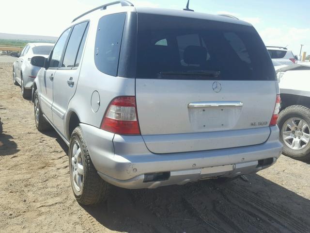 4JGAB75E02A344447 - 2002 MERCEDES-BENZ ML 500 SILVER photo 3