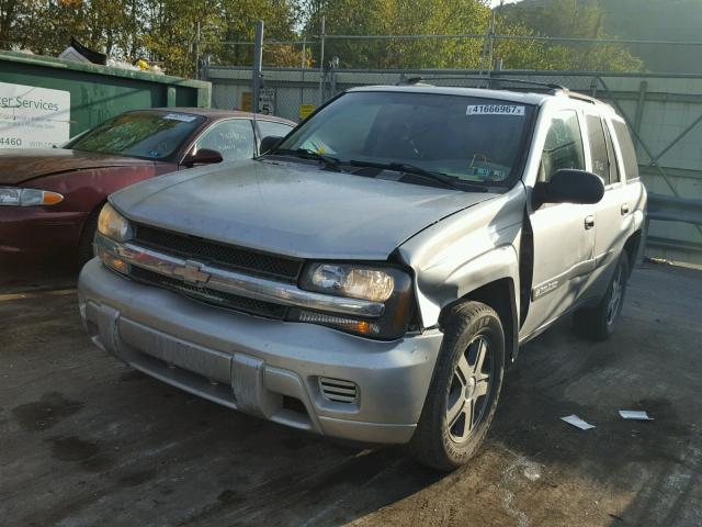 1GNDS13S542450100 - 2004 CHEVROLET TRAILBLAZE SILVER photo 2