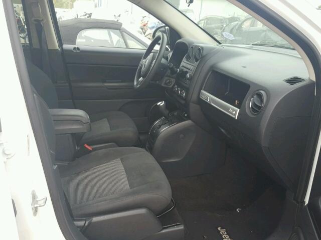 1C4NJCBA1FD250178 - 2015 JEEP COMPASS SP WHITE photo 5