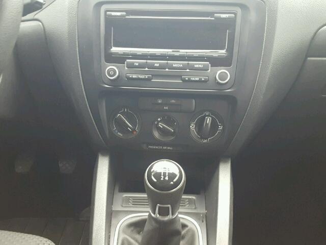 3VW1K7AJ1EM394883 - 2014 VOLKSWAGEN JETTA BASE 石墨色 照片 9