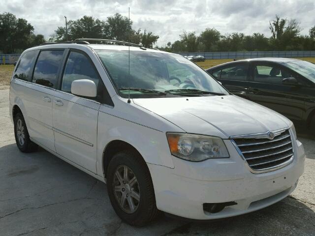 2A4RR8D11AR393930 - 2010 CHRYSLER TOWN & COU WHITE photo 1