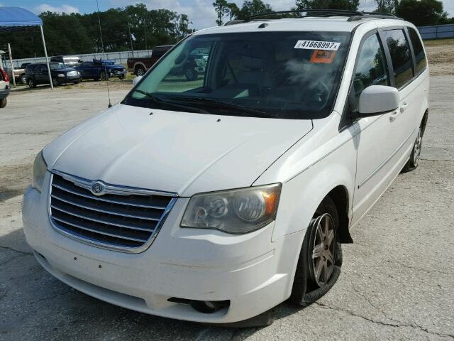 2A4RR8D11AR393930 - 2010 CHRYSLER TOWN & COU WHITE photo 2