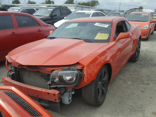 2G1FS1EW4A9193437 - 2010 CHEVROLET CAMARO SS ORANGE photo 2