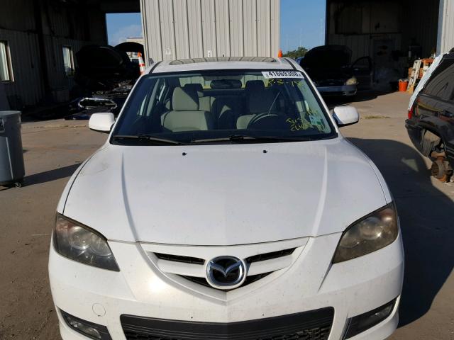 JM1BK324581151121 - 2008 MAZDA 3 S WHITE photo 9