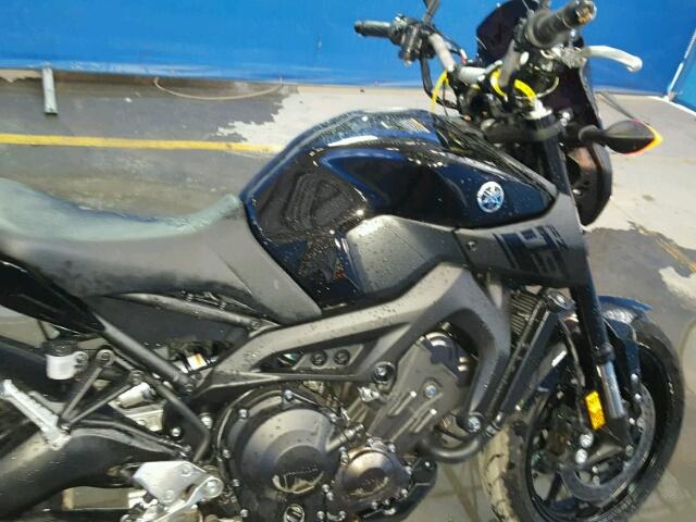 JYARN33E3GA010345 - 2016 YAMAHA FZ09 BLACK photo 5